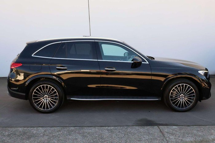 2025 Mercedes-Benz GLC-Class GLC300