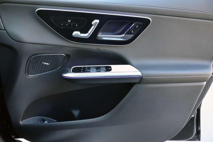 2025 Mercedes-Benz GLC-Class GLC300