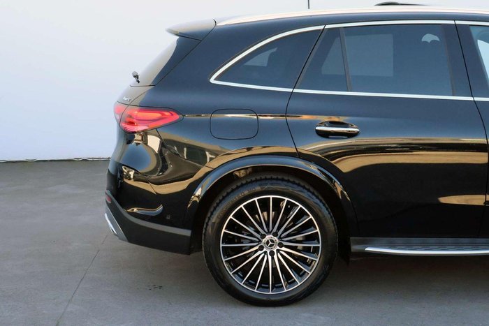 2025 Mercedes-Benz GLC-Class GLC300