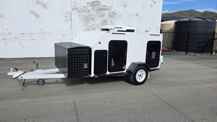 2026 McNeill Deluxe 4 Berth Dog Trailer