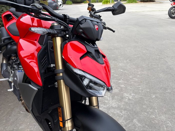 2025 DUCATI STREETFIGHTER V2 Red
