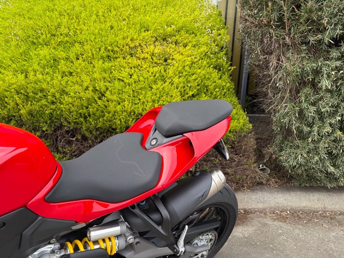 2025 DUCATI STREETFIGHTER V2 Red