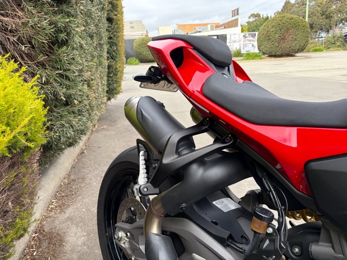 2025 DUCATI STREETFIGHTER V2 Red