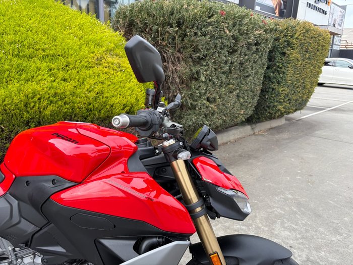 2025 DUCATI STREETFIGHTER V2 Red
