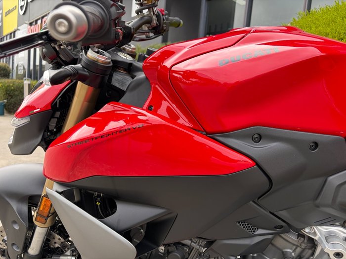 2025 DUCATI STREETFIGHTER V2 Red