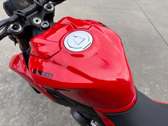 2025 DUCATI STREETFIGHTER V2 Red
