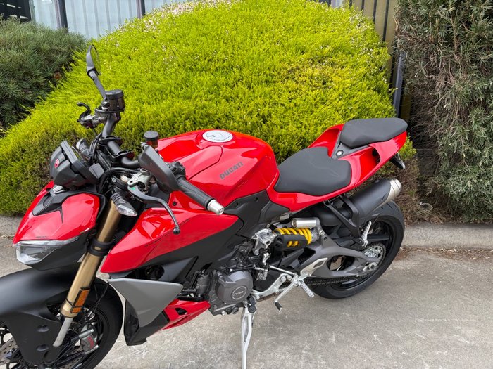 2025 DUCATI STREETFIGHTER V2 Red