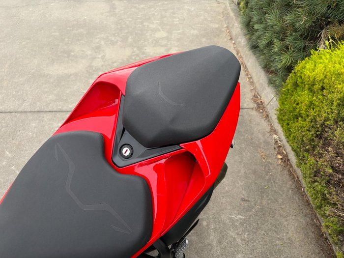 2025 DUCATI STREETFIGHTER V2 Red
