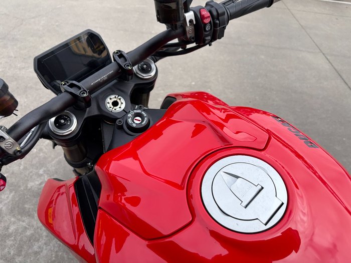 2025 DUCATI STREETFIGHTER V2 Red