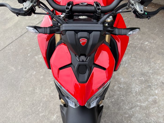 2025 DUCATI STREETFIGHTER V2 Red
