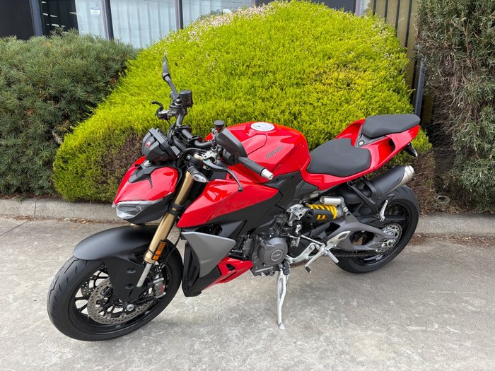 2025 DUCATI STREETFIGHTER V2 Red