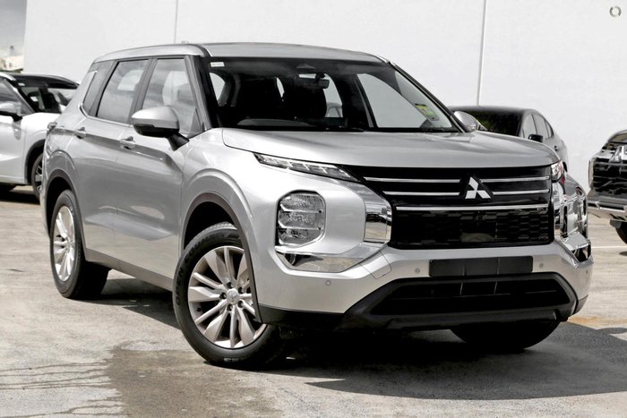 2026 Mitsubishi Outlander ES
