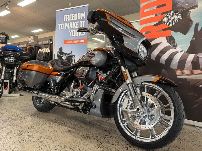 2026 Harley-Davidson CVO Street Glide 121 (FLHXSE)