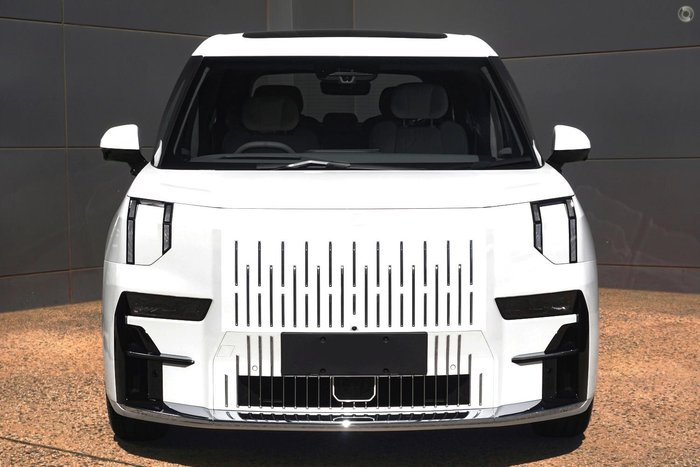 2025 Zeekr 009