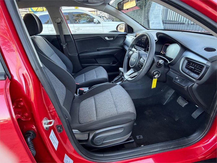 2024 KIA STONIC S