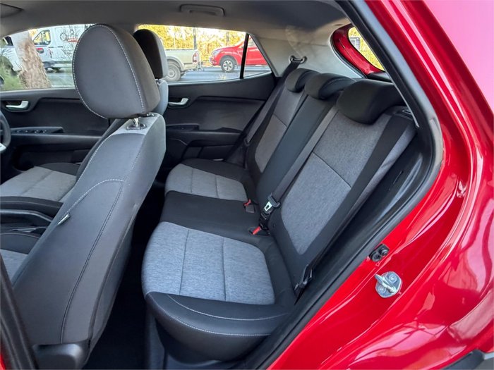 2024 KIA STONIC S