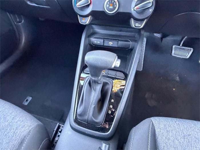 2024 KIA STONIC S