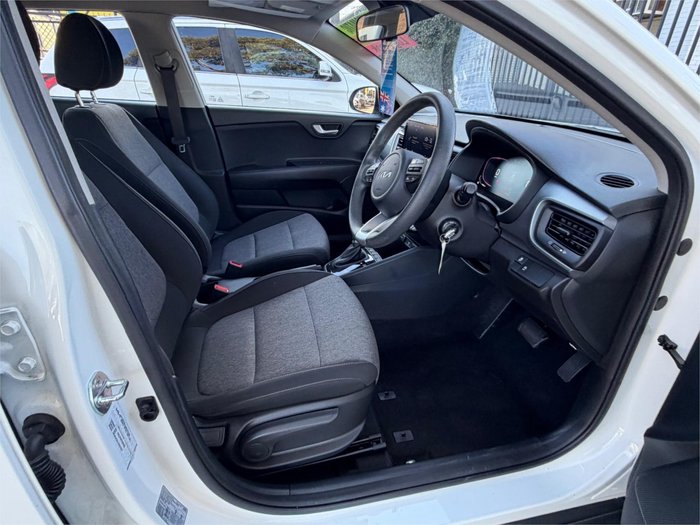 2024 KIA STONIC S