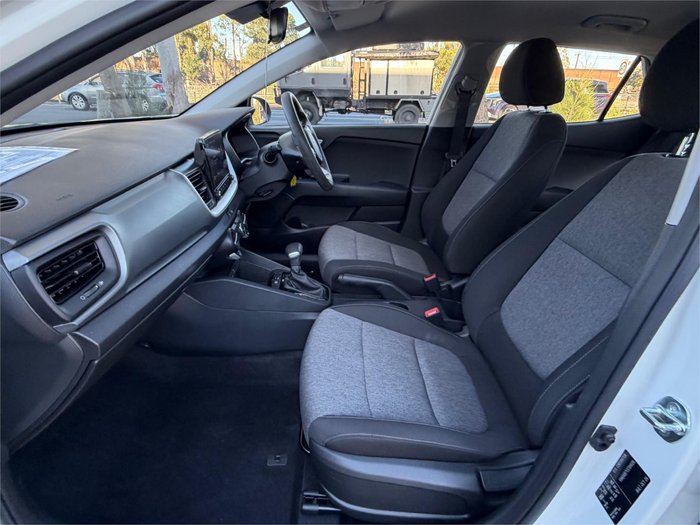 2024 KIA STONIC S