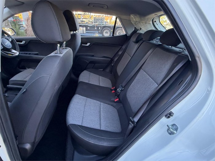 2024 KIA STONIC S