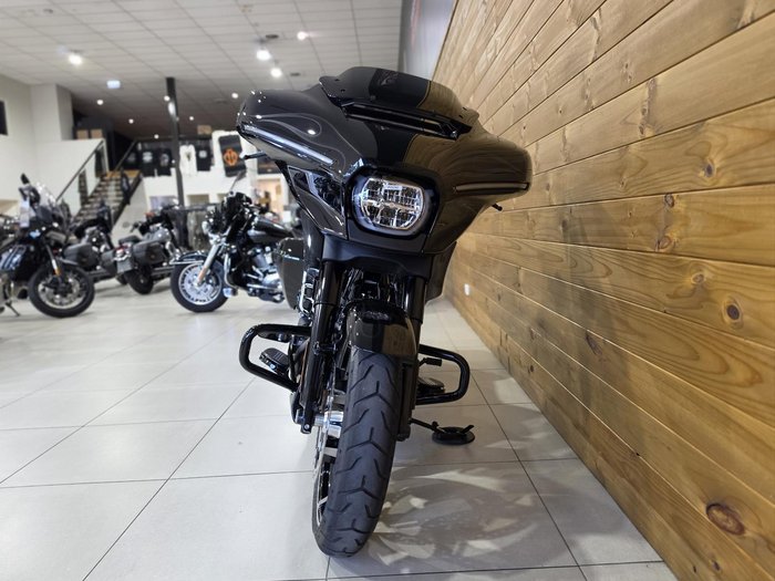2025 Harley-Davidson Street Glide 117 (FLHX)
