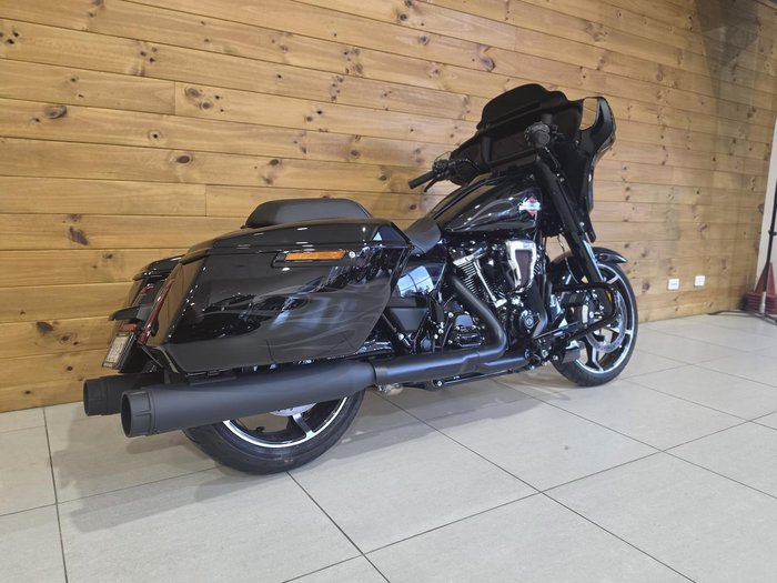 2025 Harley-Davidson Street Glide 117 (FLHX)