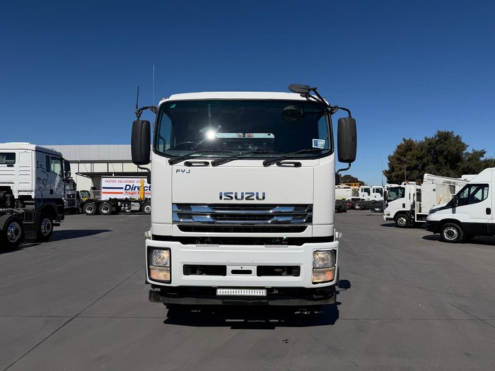 2018 Isuzu F Series FYJ300-350