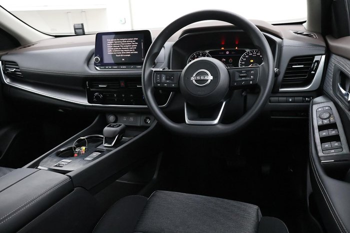 2025 Nissan X-TRAIL ST