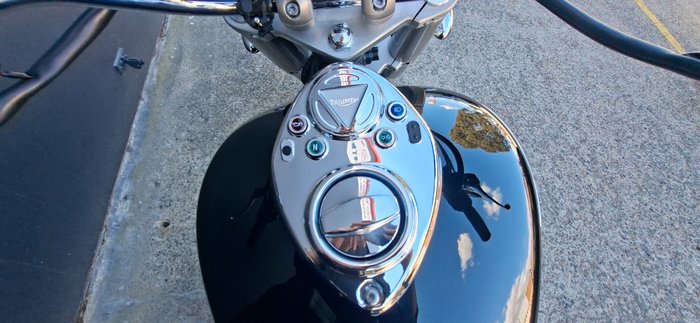 2011 Triumph AMERICA BLACK