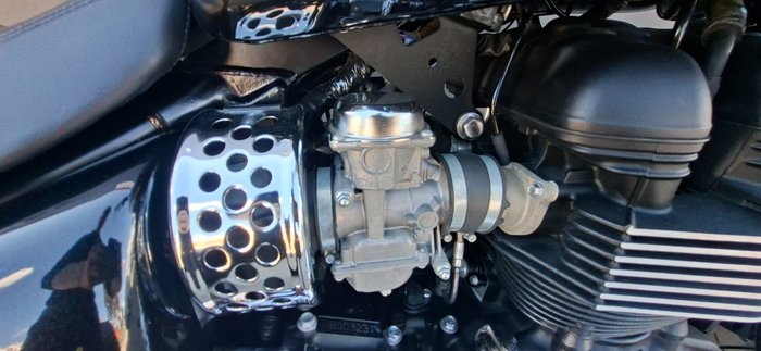 2011 Triumph AMERICA BLACK