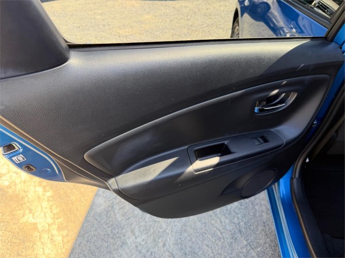 2017 TOYOTA YARIS SX