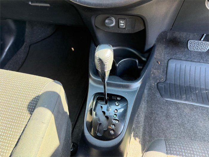 2017 TOYOTA YARIS SX
