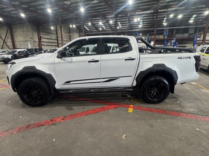 2026 Isuzu D-MAX BLADE