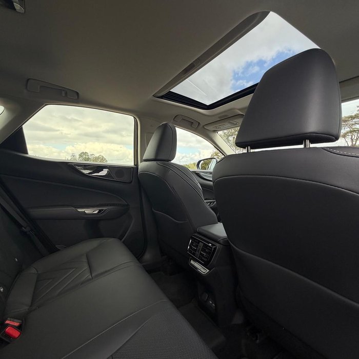 2026 Lexus NX 450h+ Luxury