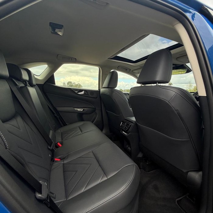 2026 Lexus NX 450h+ Luxury