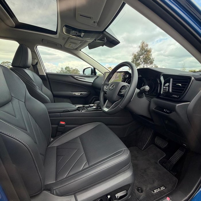 2026 Lexus NX 450h+ Luxury