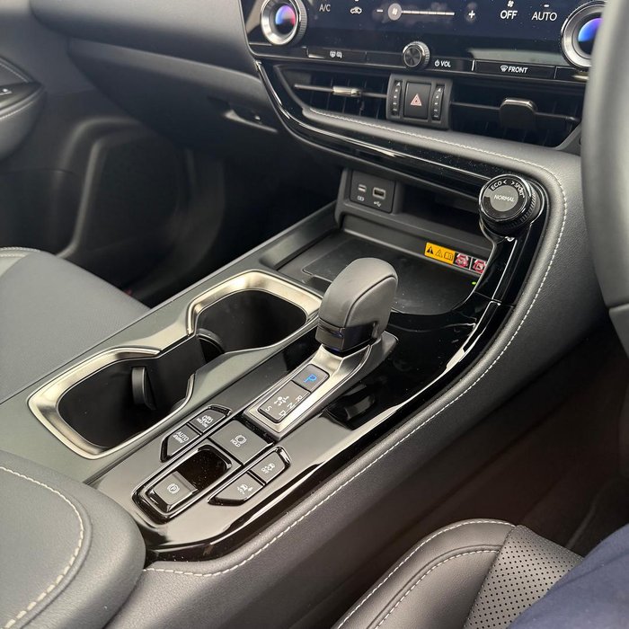 2026 Lexus NX 450h+ Luxury