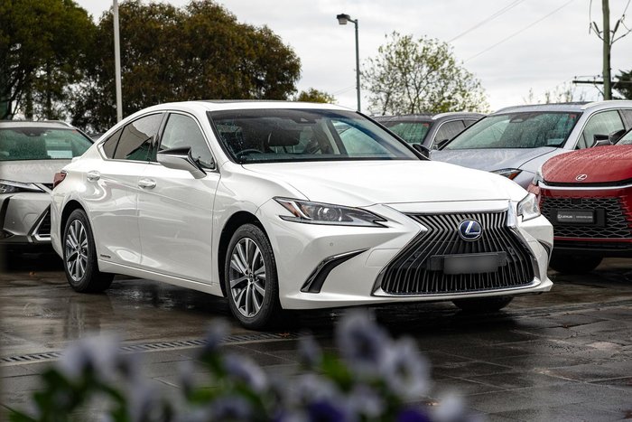 2021 Lexus ES 300h Luxury