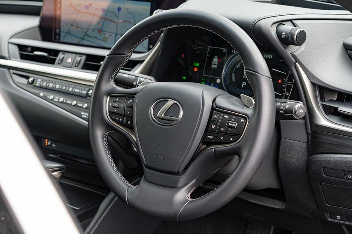 2021 Lexus ES 300h Luxury