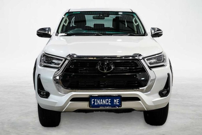 2023 Toyota Hilux SR5