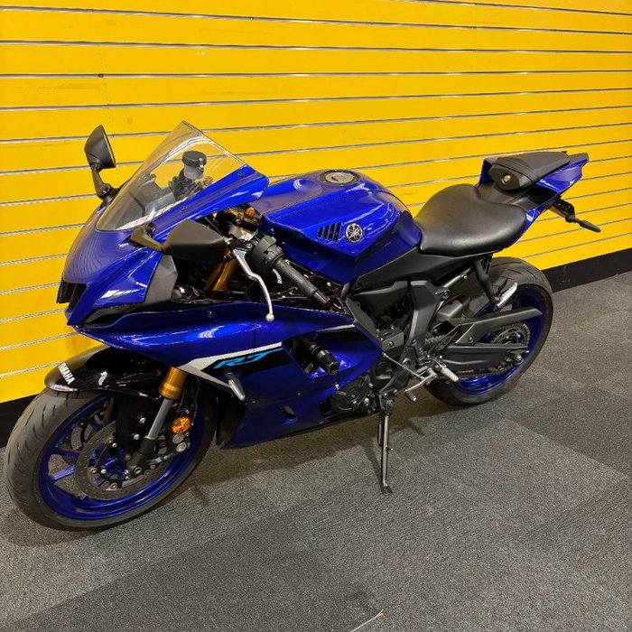 2024 Yamaha YZF-R7LA Blue