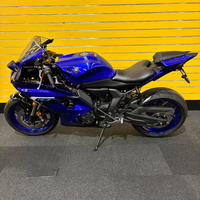2024 Yamaha YZF-R7LA Blue