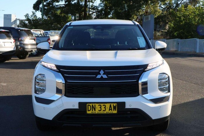 2024 Mitsubishi Outlander ES