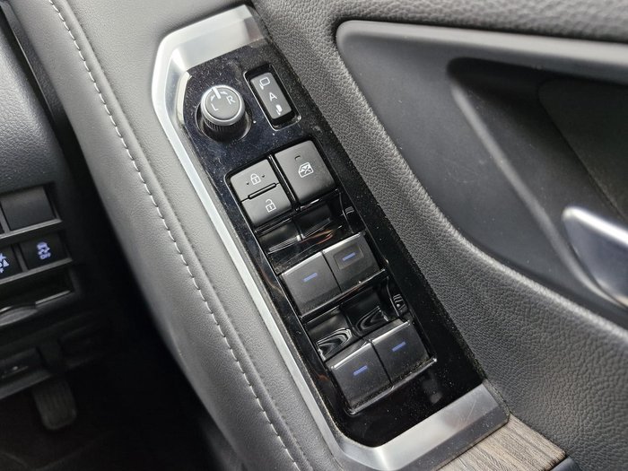 2022 Toyota Landcruiser VX
