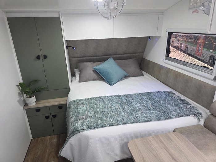 2026 Nova Bravo Fe 21'6 Dual Bunk