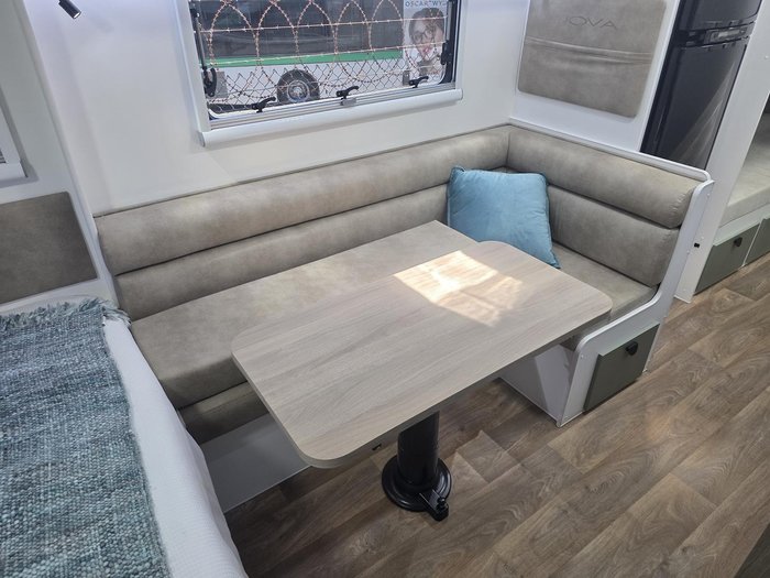 2026 Nova Bravo Fe 21'6 Dual Bunk