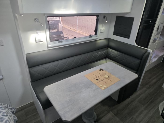 2025 Red Centre Newell Plus 226 Triple Bunk