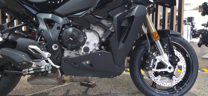 2026 BMW Motorrad S 1000 XR Black