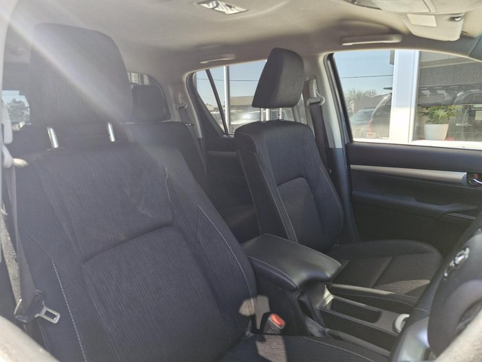 2020 Toyota Hilux SR5