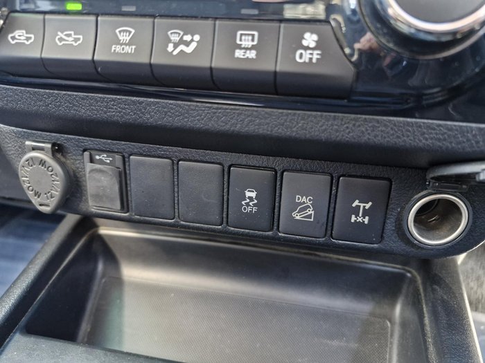 2020 Toyota Hilux SR5